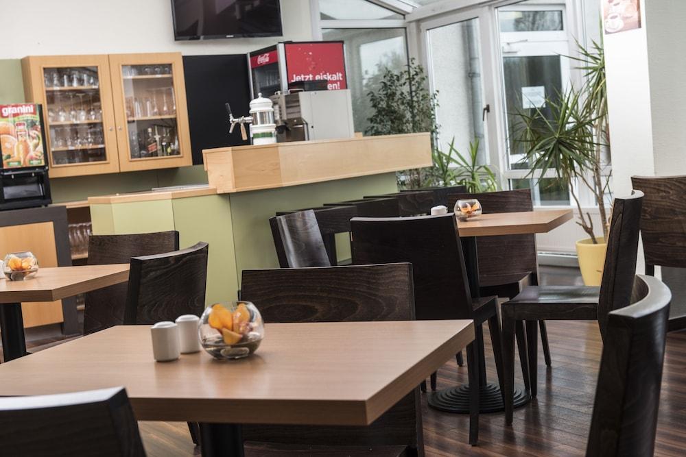 Ibis Leipzig Nord-Ost Hotel Taucha Exterior photo